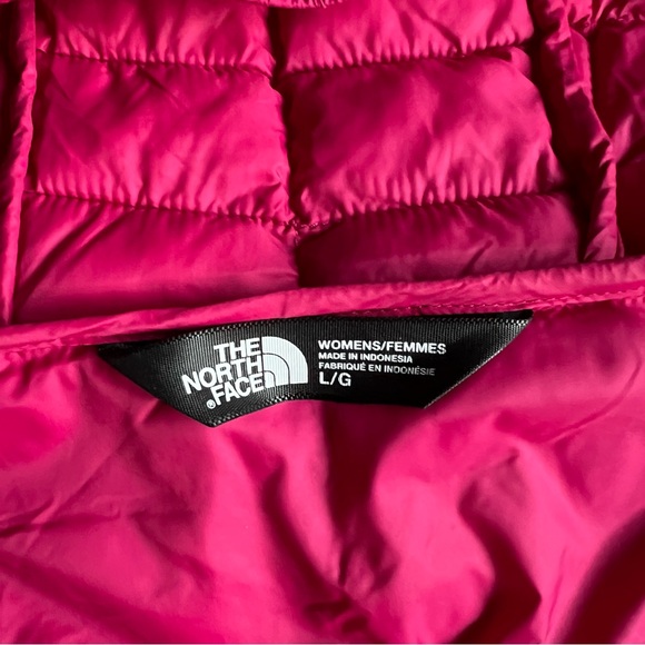 The North Face Women's Hot Pink Quilted Hooded Long Puffer Jacket - Picture 16 of 16